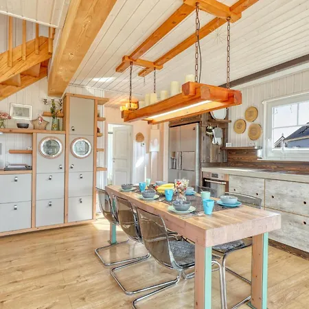 Holiday home Beautiful In
